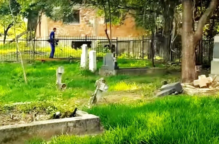 U Sarajevu srušeno osam spomenika na pravoslavnom groblju