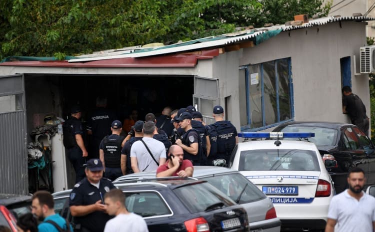 Talačka kriza u Srbiji: Drži nož pod grlom automehaničara