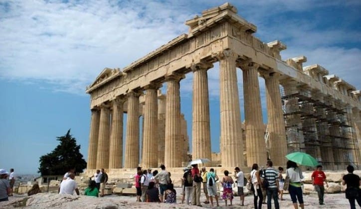 Smijete li da pijete vodu iz česme u Grčkoj? Bitne razlike u regijama koje svaki turista mora da zna