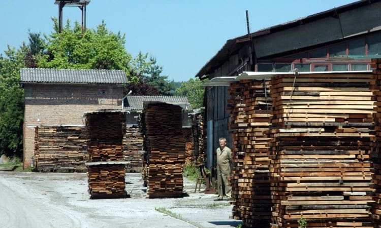BEZ ikakvog obrazloženja i posljednje četiri plate „Nova Borja“  poslala kući sve radnike