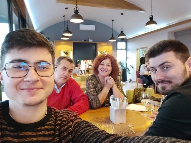 “Odmah po saznanju da je moj sin transrodna osoba tražila sam podršku za sebe kako bih sve to prihvatila”..