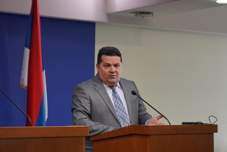 Stevandić: Pokrenuću postupak jer je Vučinić glasao umjesto Vukanovića