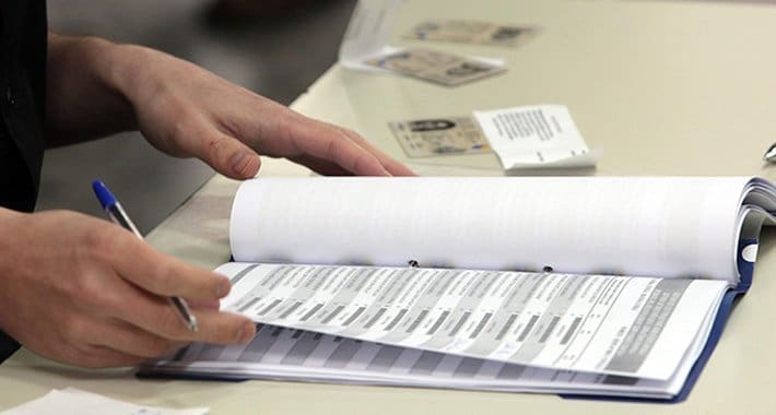 Na čelu biračkih odbora stranačke osobe, uprkos zakonskoj zabrani