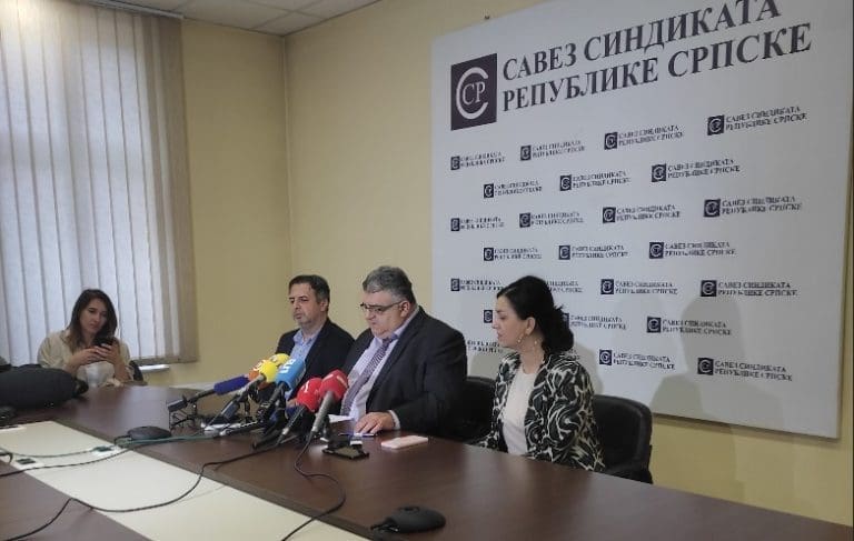 Sindikat obrazovanja u RS najavio istraživanje među zaposlenim pa poručio: Djeca treba da se ugledaju na učitelja, nastavnika, profesora a ne na neke rijaliti zvijezde, kriminalce…