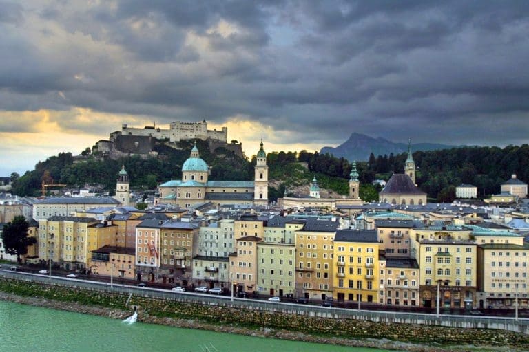 Gase se svjetla zbog štednje na znamenitostima u austrijskom Salzburgu
