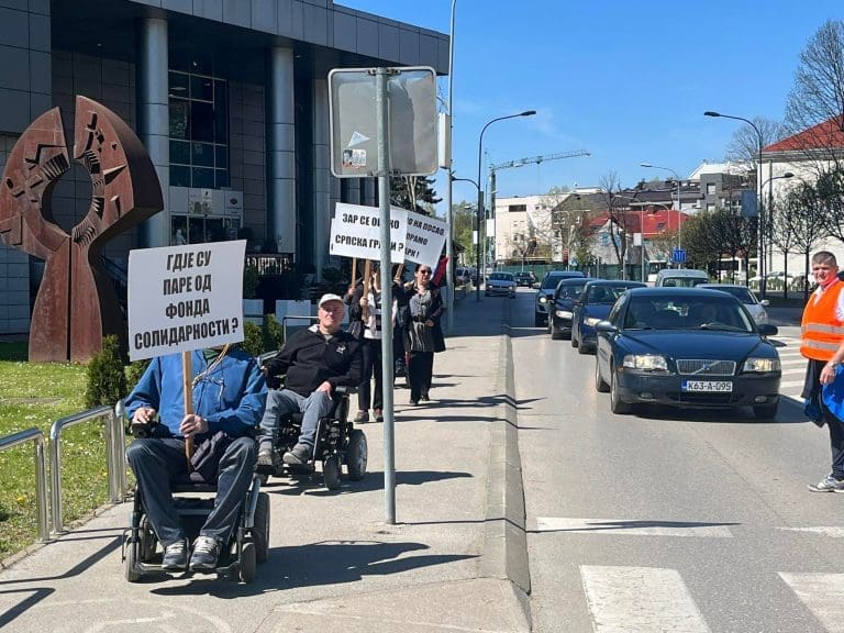 I danas nastavljen štrajk radnika Centra za profesionalnu rehabilitaciju i zapošljavanje invalida Banjaluka