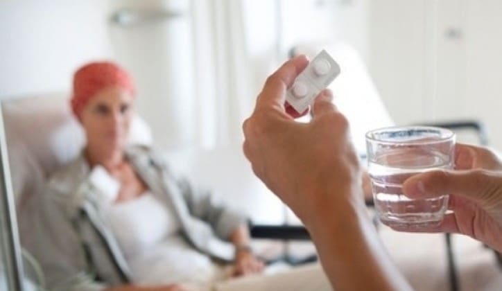 Dok onkološki pacijenti po pet mjeseci čekaju na pregled, Vlada KS povećava platu direktoru ZZO KS za 30%