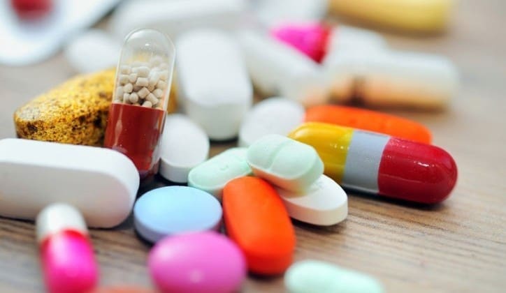 Hitno pokrenuta istraga! Smrt dvije osobe i više od 100 hospitalizacija dovodi se u vezu sa konzumiranjem dijetetskih suplemenata