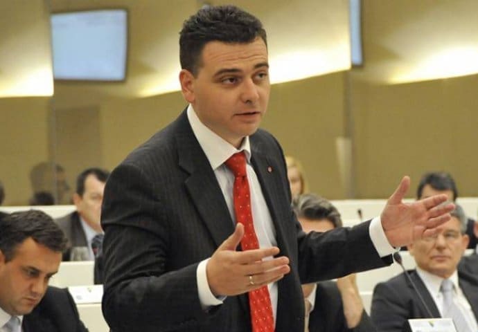 Magazinović: Četiri interesne grupe zaustavljaju legalizaciju kanabisa, meni poručuju da se pripazim