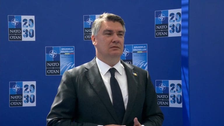 Milanović: “Srbija kupuje ofanzivno oružje, a mi tenkove kao čobani”