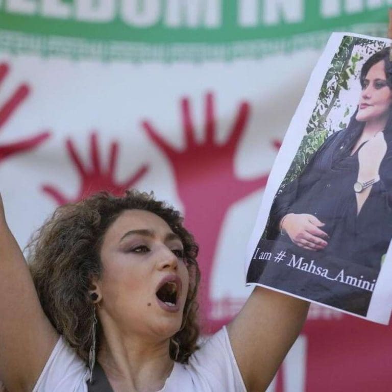 U Iranu protest profesora zbog trovanja učenica