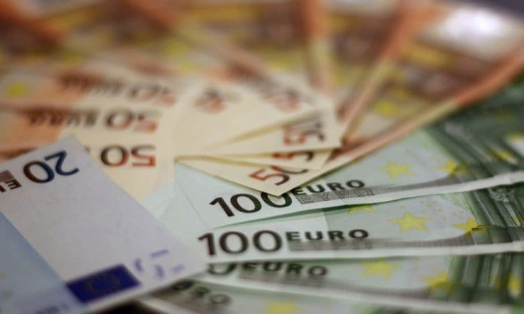 Njemačka nudi desetine milijardi eura firmama za smanjenje emisija CO2