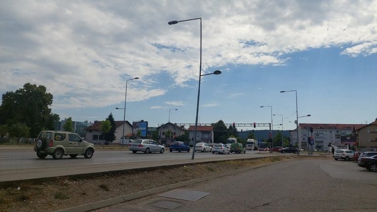 U Budžaku/Lazarevu širi se miris topljene plastike: Mještani nadležne upozoravaju, ali ostaju bez konkretnih odgovora