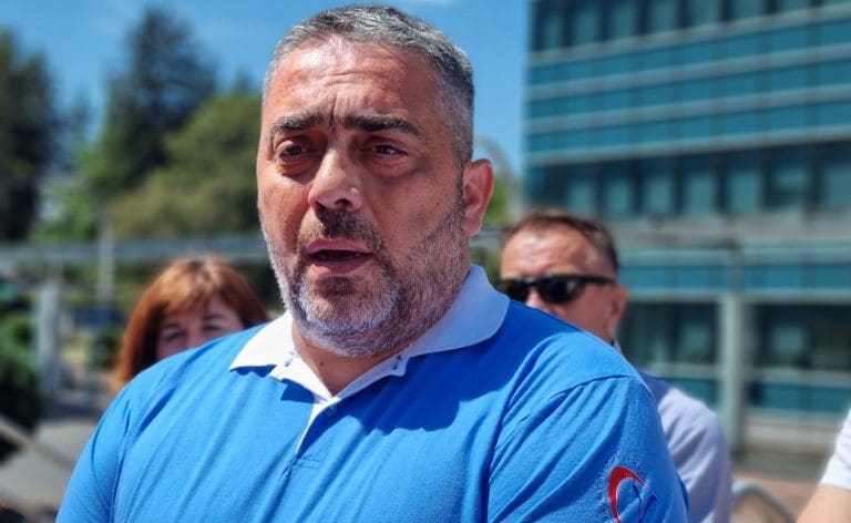 Nema predaje, istrajat se mora: Medicinari, policija i uprava izlaze na ulice Banjaluke!