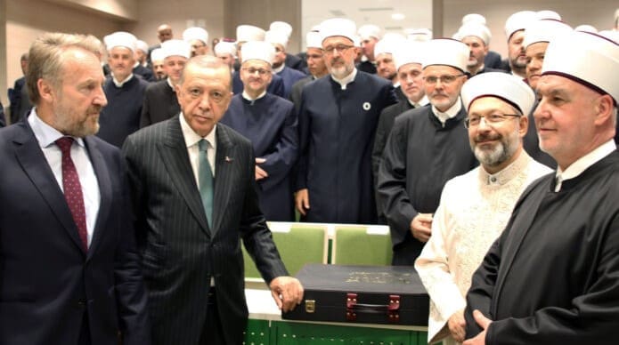 Erdogan: Zašto ljudi napuštaju mog brata Bakira? Pa Zapad postoji da bi podijelio muslimane