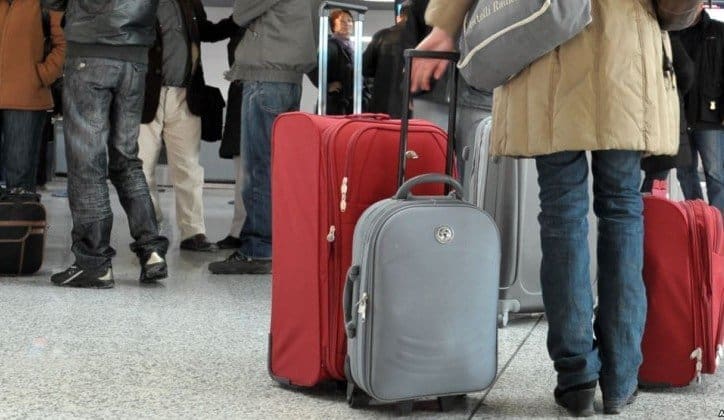 ODLAZE ČITAVE PORODICE Čak 356 učenika napustio školovanje u RS zbog odlaska u inostranstvo