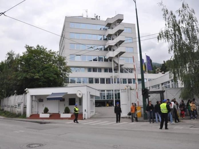 Visoki predstavnik i bosanski lonac