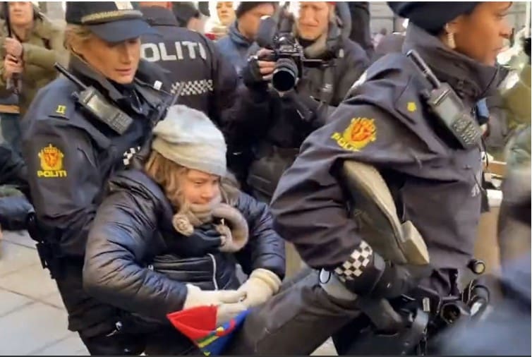Privedena Greta Thunberg (VIDEO)
