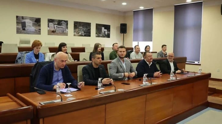 Delegacija gradonačelnika iz Ukrajine u Mostaru, koji nije “obnovljen”, uče o poslijeratnom iskustvu i obnovi