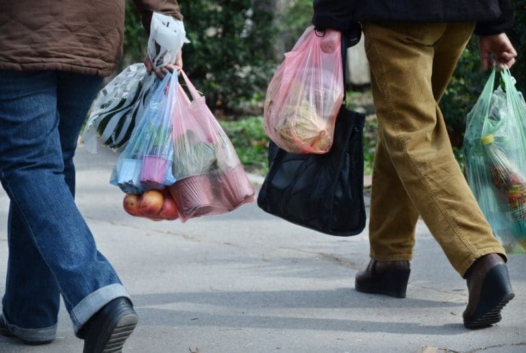 U Albaniji od danas zabranjena upotreba plastičnih kesa