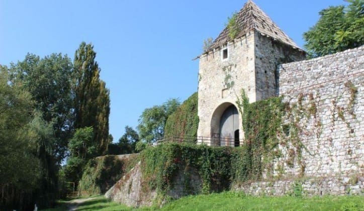 Tvrđava Kastel: Svjedok prošlosti i slika naše sadašnjosti