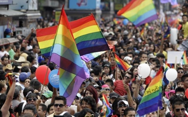 Ruski parlament usvojio zakon o zabrani “LGBT propagande” i među odraslima