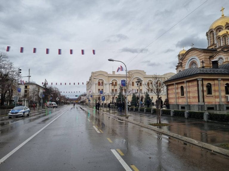 U Istočnom Sarajevu defile, u Banjaluci “Hod časti”