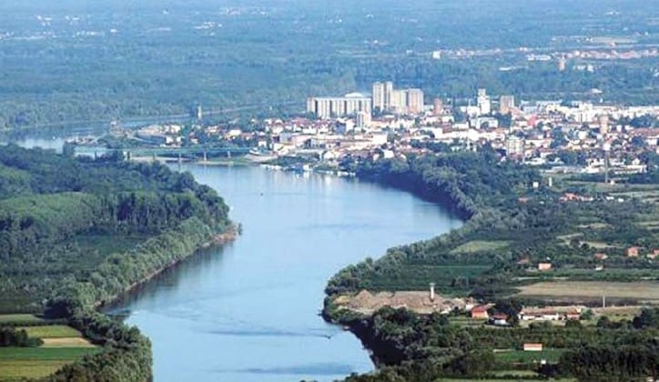 Oštećena konstrukcija: Zatvoren granični most između Brčkog i Gunje