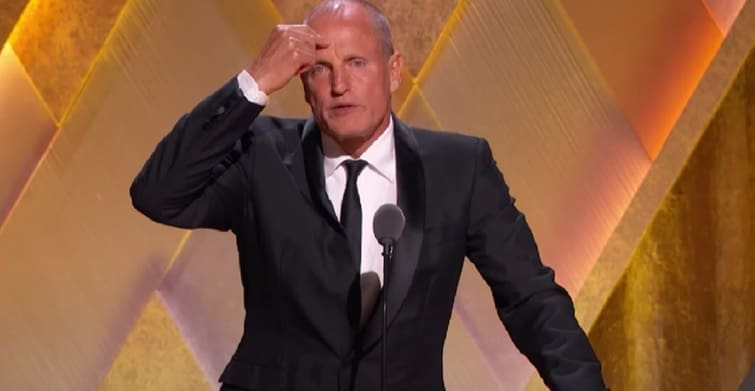 Woody Harrelson prisjetio se izlaska s Michaelom J. Foxom: “Pili smo kobrinu krv”