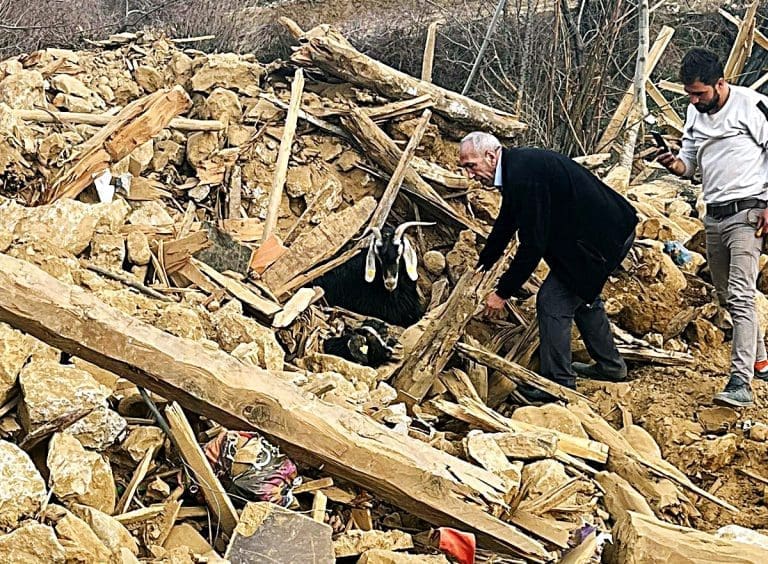 Dvije koze izvučene žive iz ruševina 637 sati nakon zemljotresa