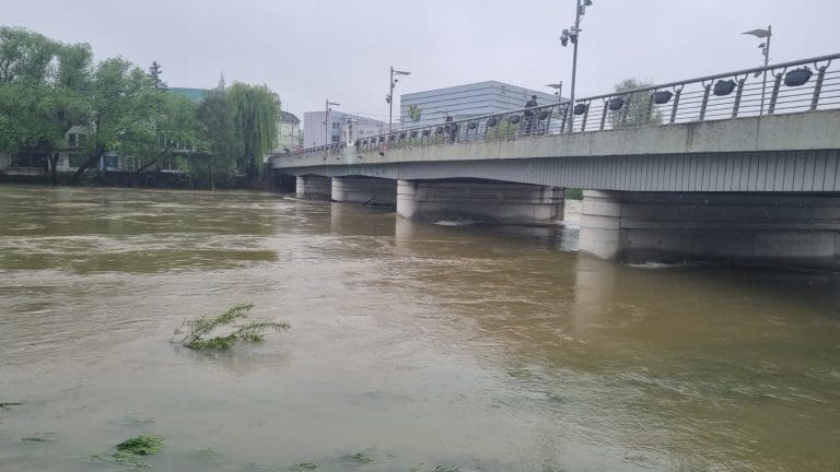 Vodostaj Sane u Sanskom mostu u porastu, proglašeno stanje prirodne nesreće (FOTO)