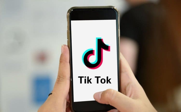 Francuske porodice tužile TikTok: “Zbog njih su se naša djeca ubila…”