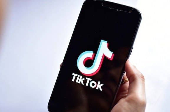 Pala presuda: TikTok mora biti prodat ili će biti zabranjen do nedjelje, Tramp hitno razgovarao sa Sijem