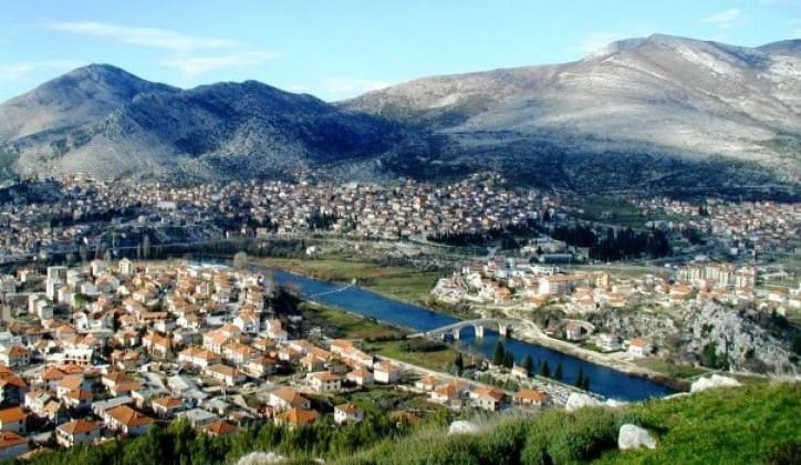 Trebinje: Brutalno pretukli porodicu nakon svadbe, nisu poštedjeli ni djecu