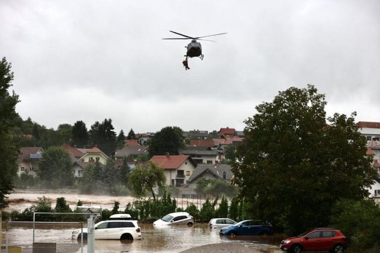 Vojska aktivirala poseban plan u Sloveniji, ima mrtvih