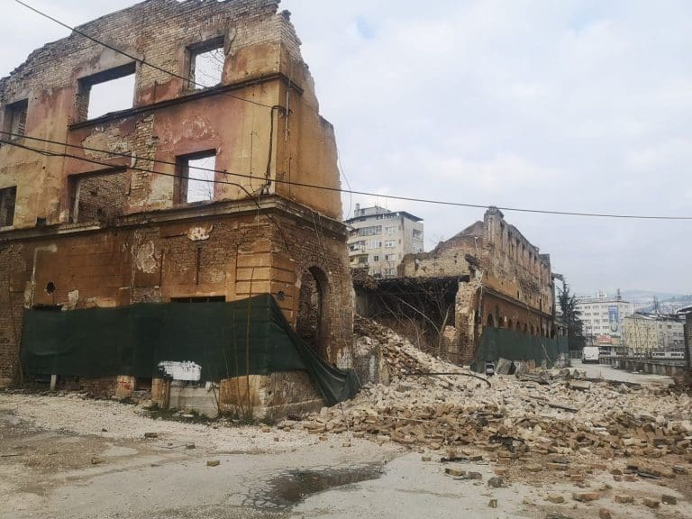 NEKADA SMO BILI ISPRED SVJETSKIH CENTARA Elektrocentrala je prije 128 godina obasjala Sarajevo, danas je urušeni spomenik lošeg vremena