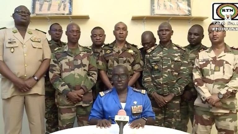 Vojna hunta zatvorila svoj zračni prostor: Jedna strana država sprema se napasti Niger
