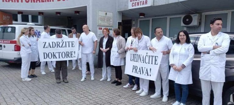 Goražde: Štrajk upozorenja doktora medicine i stomatologije