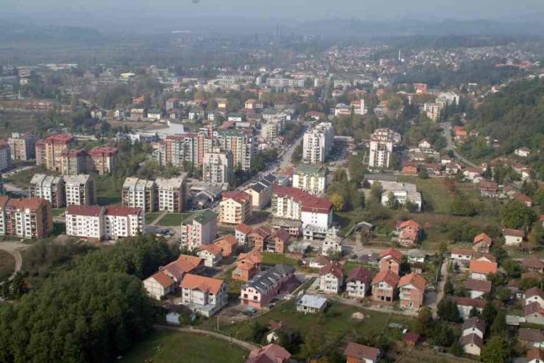 Otac učenika koji je pucao u nastavnika na saslušanju u policiji