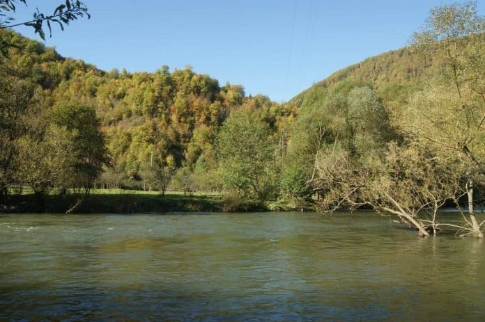Nakon višečasovne potrage: Iz Vrbasa izvučeno tijelo nepoznate žene
