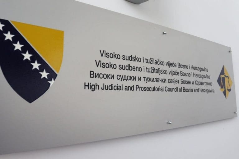 Podnesena prva ostavka u VSTS