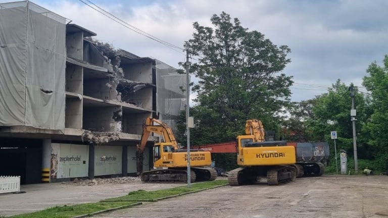 “Hotel ‘Palas’ u Banjoj Luci gradi se na temeljima nasilno porušene džamije”