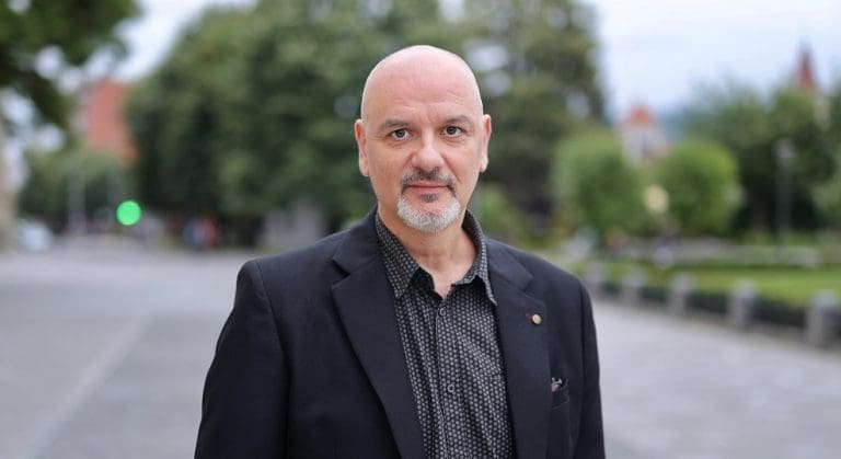 Književnik Zoran Žmirić za BUKU: Cijela moja generacija odgojena je u kulturi nasilja