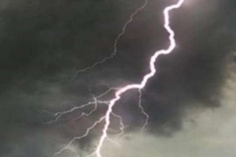 Olujno nevrijeme pogodilo Hrvatsku, kod Rovinja zabilježena velika pijavica