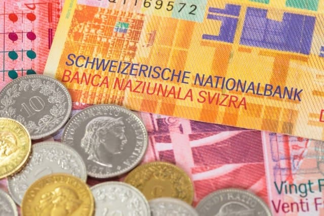 Švajcarac jači od eura: Da li se sada isplati štediti u toj valuti?
