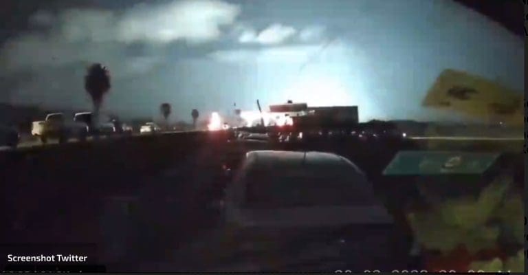 Plavo svjetlo obasjalo nebo u Turskoj i prije sinoćnjeg potresa (VIDEO)