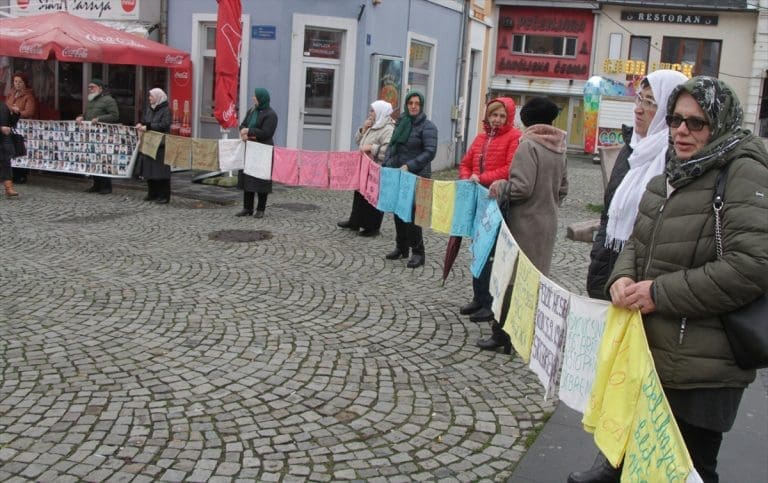 Okupljanje majki i žena Srebrenice i Podrinja: Sudski procesi se odugovlače, mi umiremo