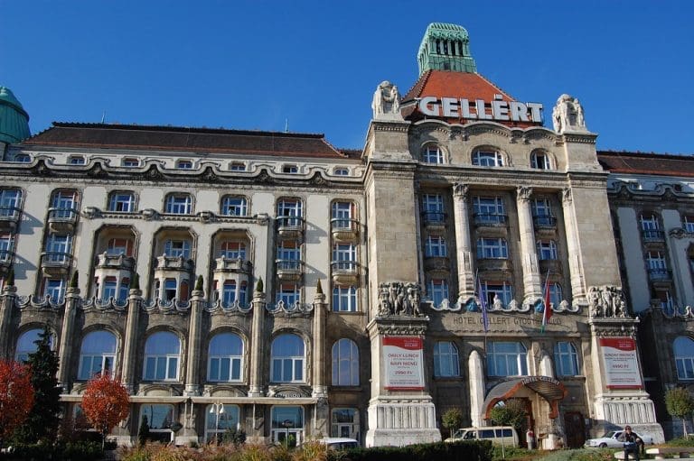 Orbanov zet kupio zgrade u Beogradu, sad diže tvrđavu u Budimpešti: Luksuzni hoteli u rukama moćnog Tiborca, EU bijesna