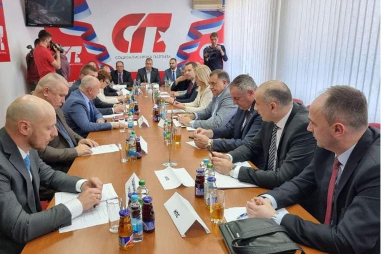 Vladajuća koalicija: Upućen zahtjev svim organima u RS da provode suspendovani zakon