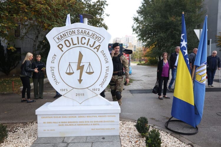 Godišnjica ubistva sarajevskih policajaca: Optužnice nema, podignut spomenik